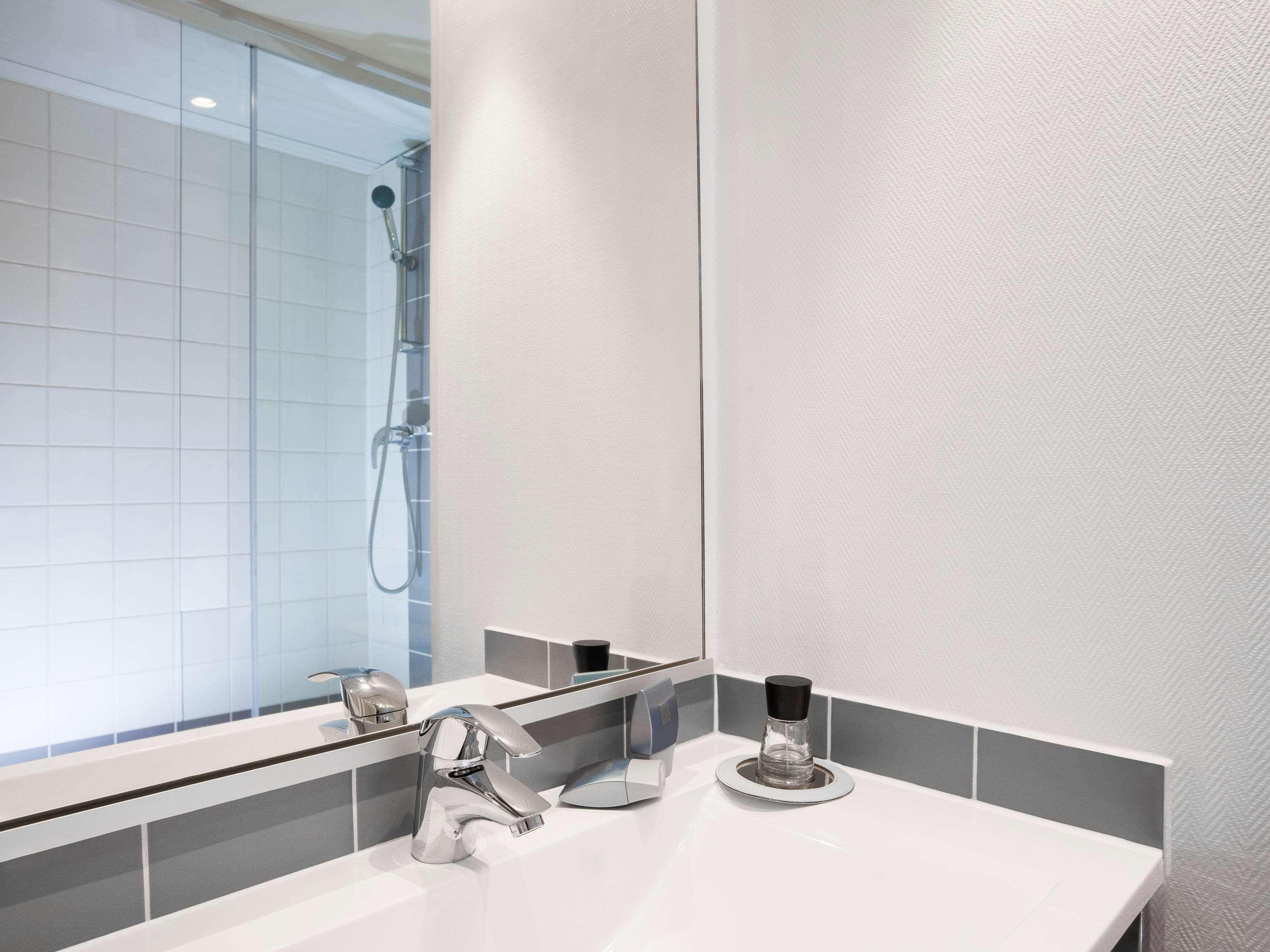 Ibis Budget Paris Porte De Montreuil Montreuil  Exterior photo