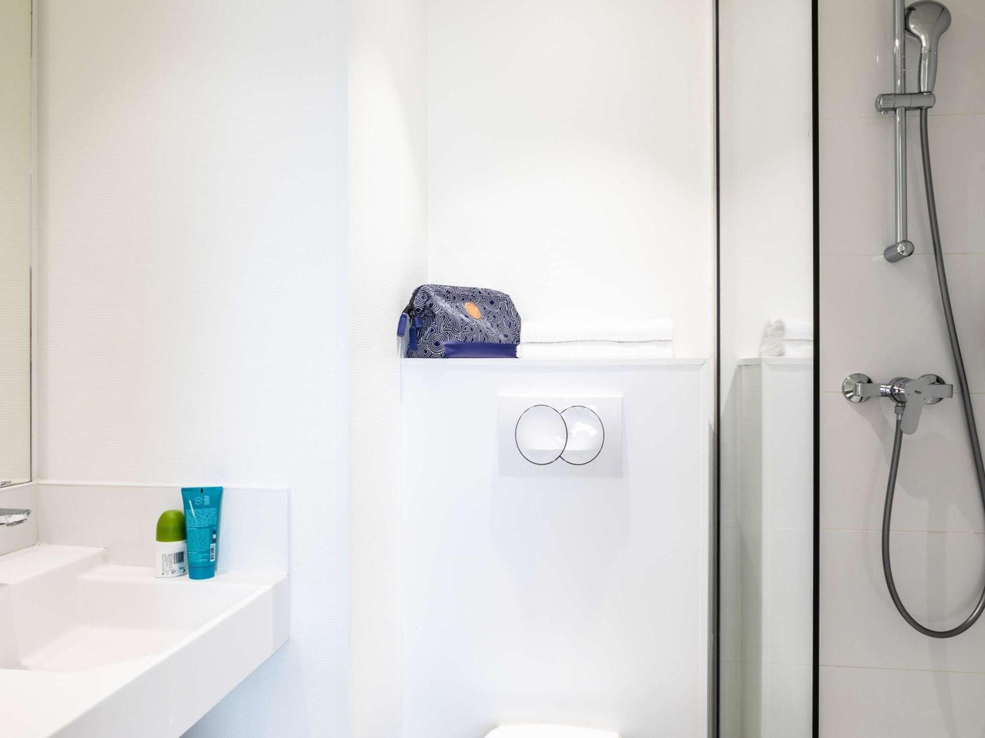 Ibis Budget Paris Porte De Montreuil Montreuil  Exterior photo
