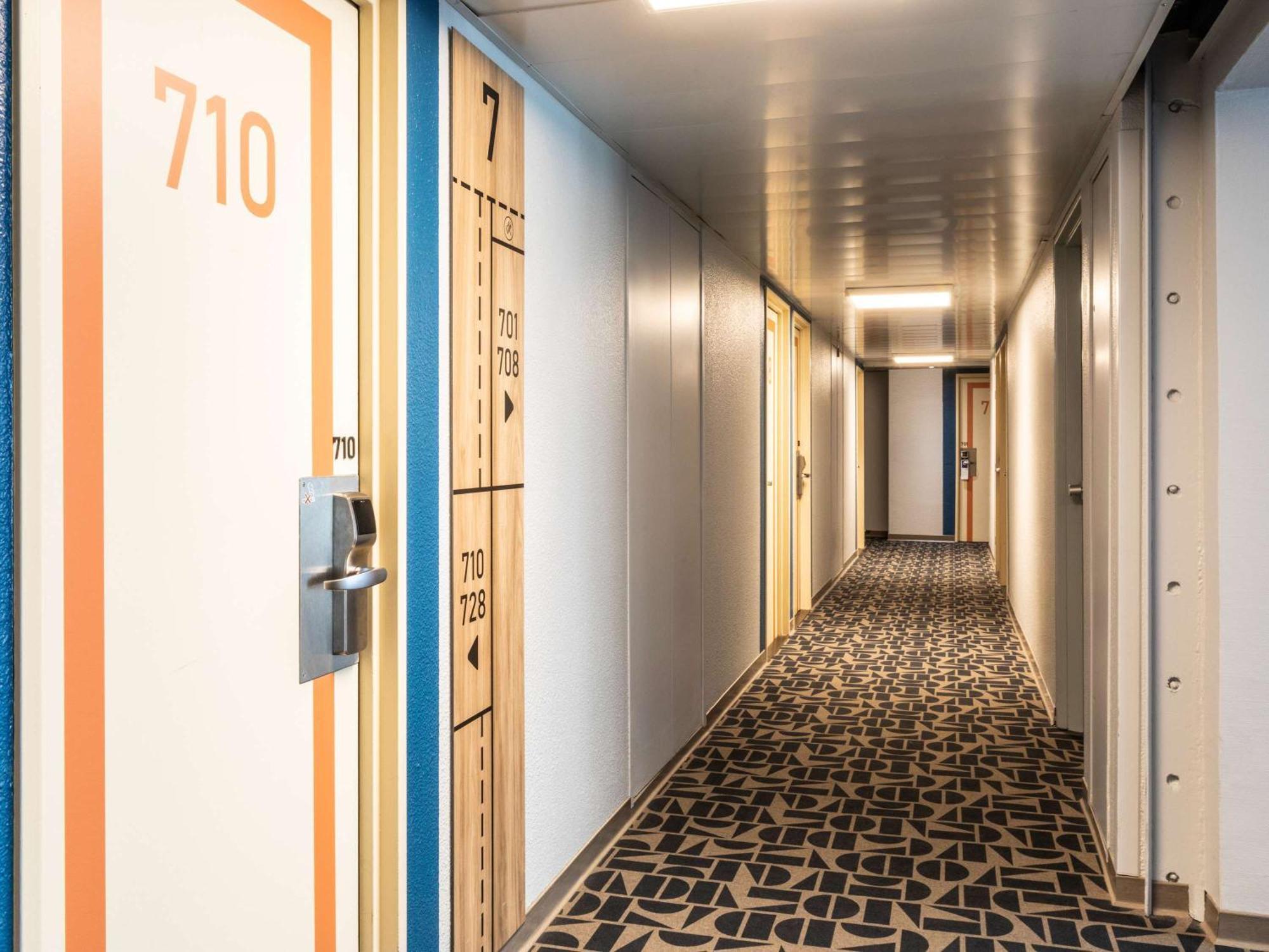 Ibis Budget Paris Porte De Montreuil Montreuil  Exterior photo