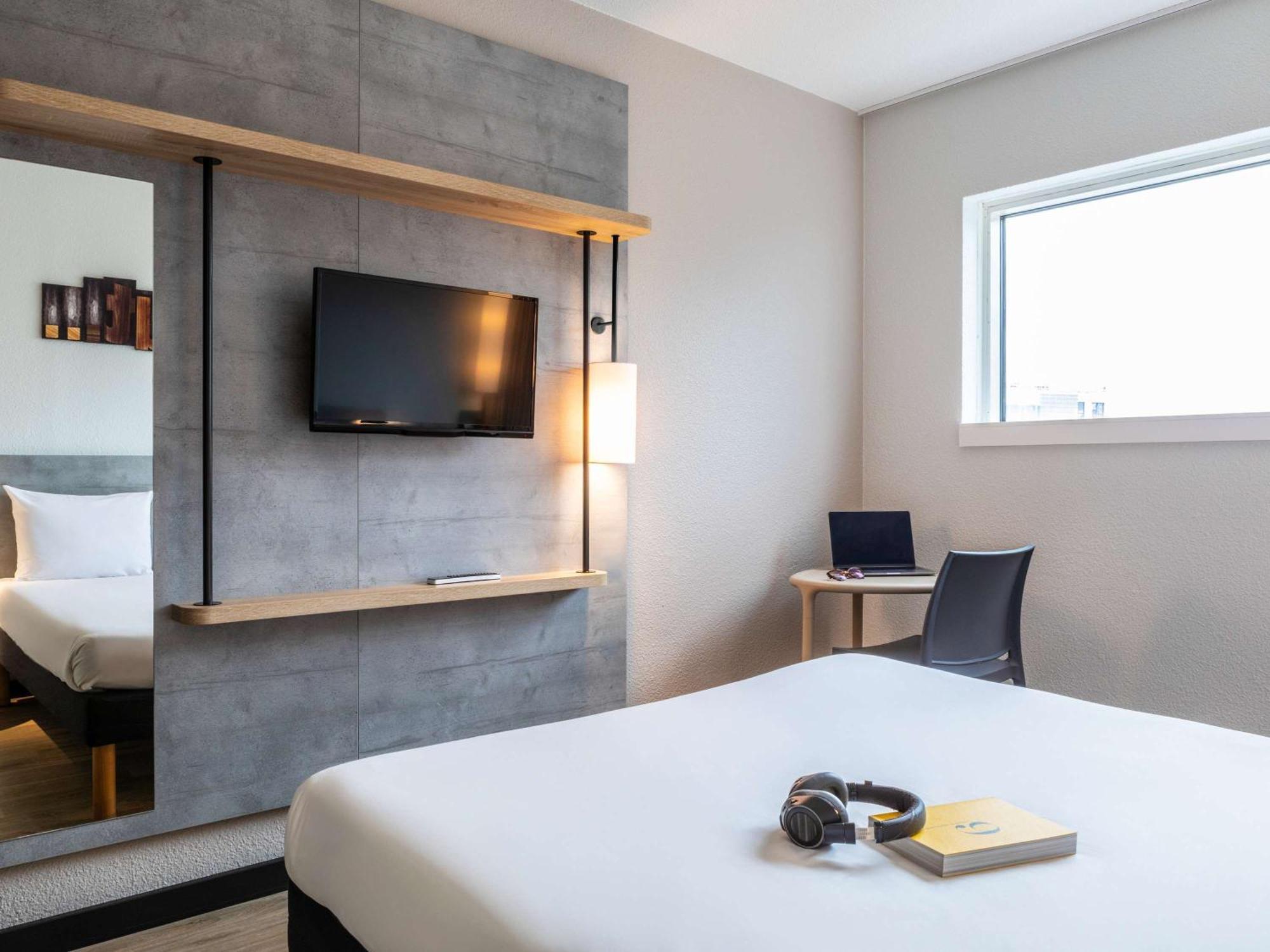 Ibis Budget Paris Porte De Montreuil Montreuil  Exterior photo