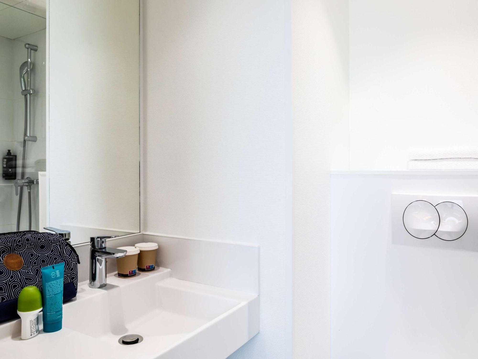 Ibis Budget Paris Porte De Montreuil Montreuil  Exterior photo